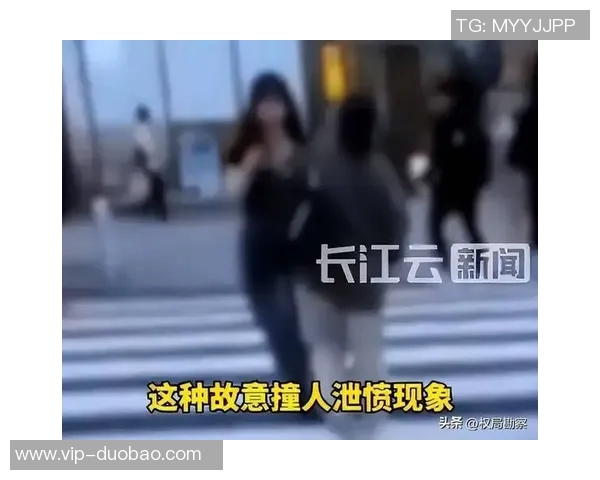 阿德利因踩踏染黄后头撞加布投诉肘击引发争议恶人先告状现象再现